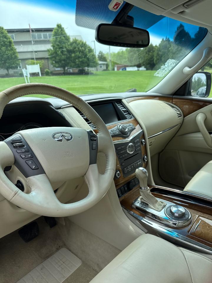 Infiniti QX56 4WD 2011
