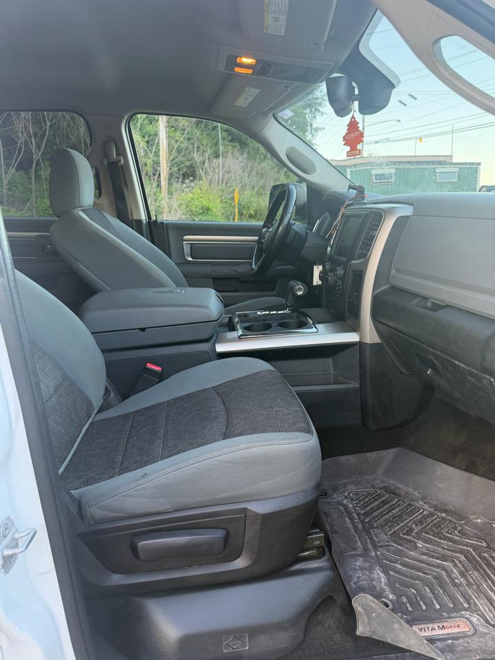 RAM 1500 SLT Crew Cab SWB 4WD 2013