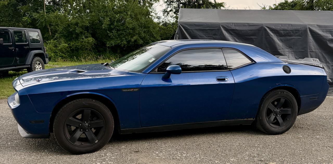 Dodge Challenger SE 2010