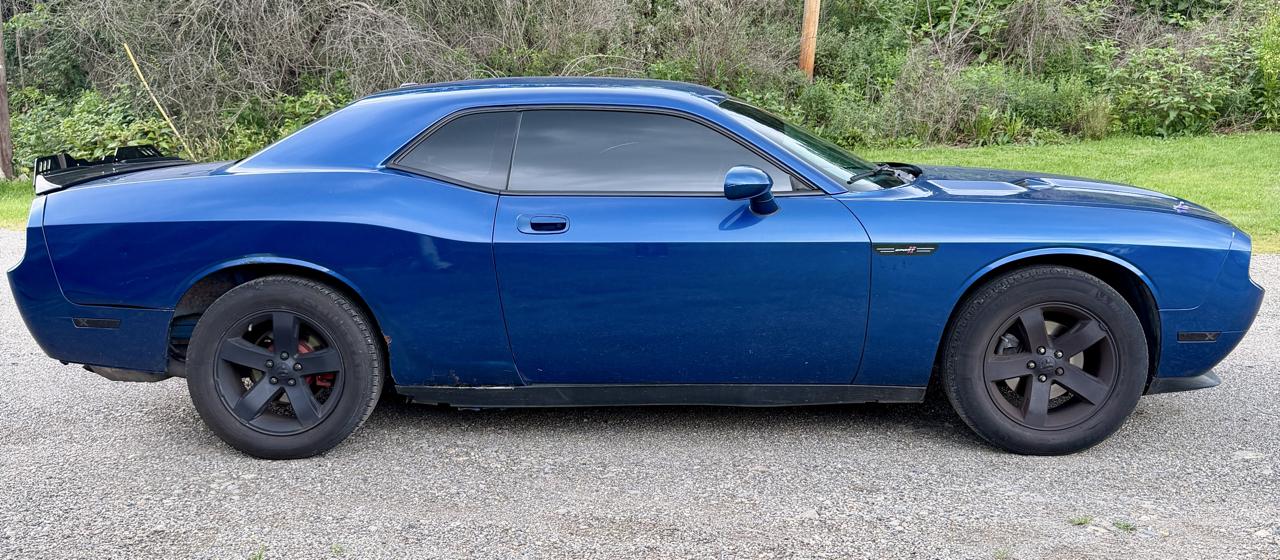 Dodge Challenger SE 2010