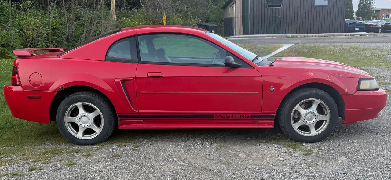 Ford Mustang Standard Coupe 2003