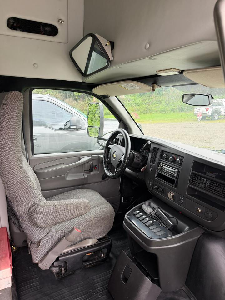 Chevrolet Express G4500 2014