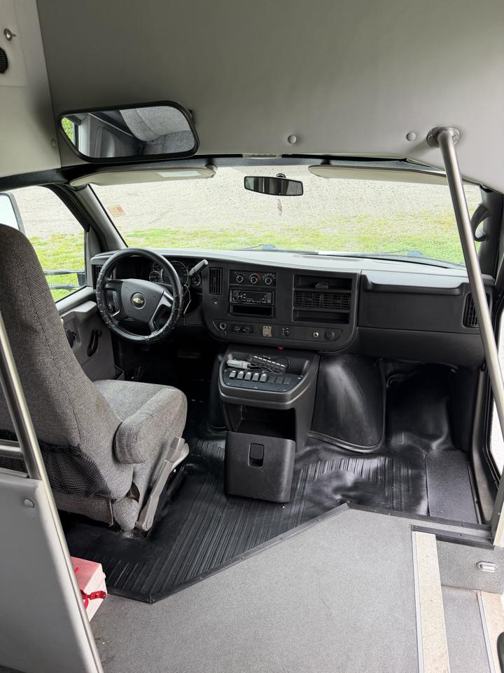 Chevrolet Express G4500 2014
