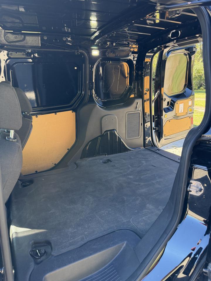 Ford Transit Connect Cargo Van XL SWB w/Rear Liftgate 2017