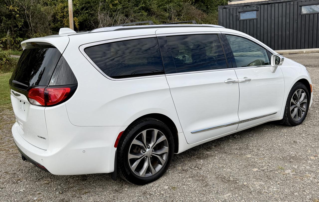 Chrysler Pacifica Limited 2017