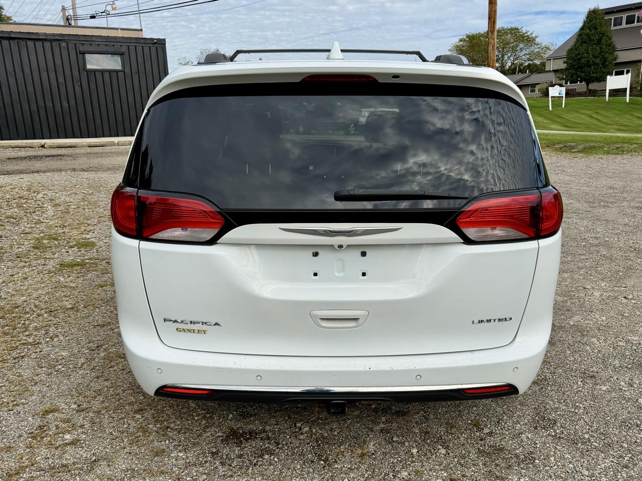 Chrysler Pacifica Limited 2017