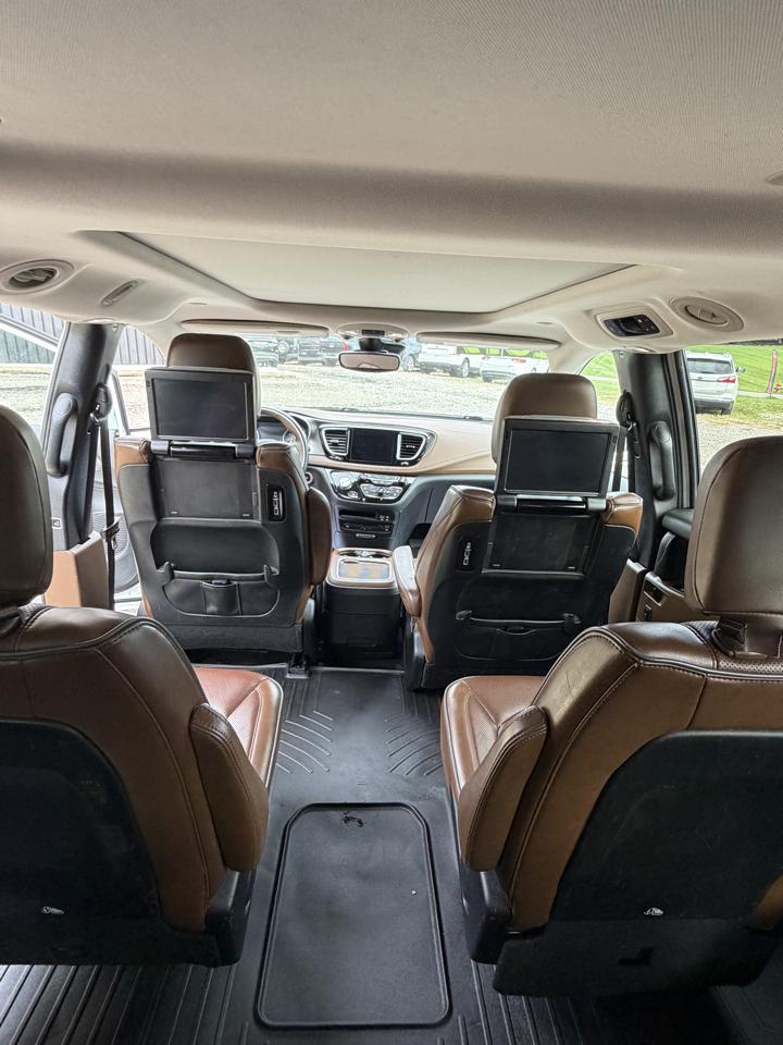 Chrysler Pacifica Limited 2017