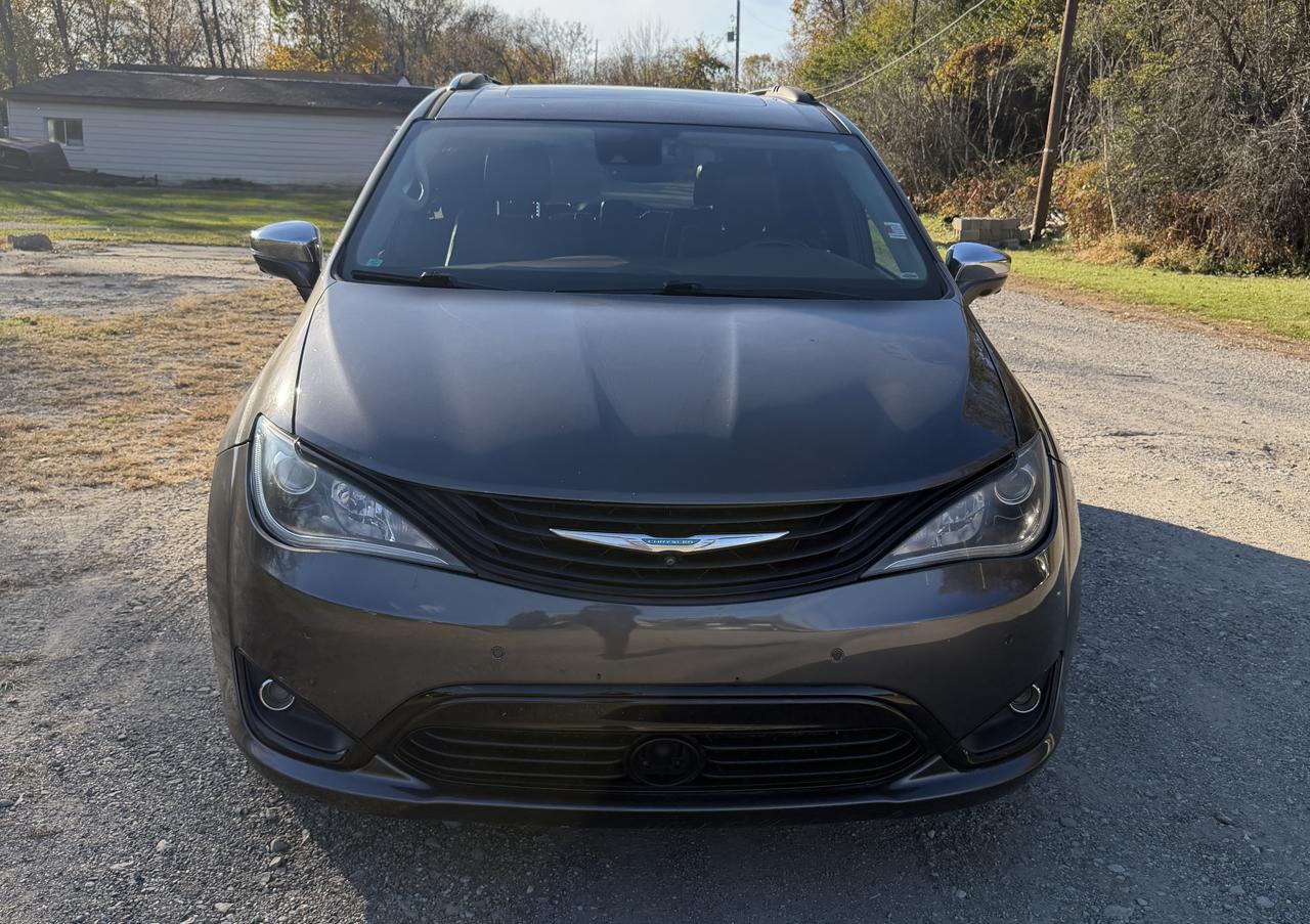 Chrysler Pacifica Limited 2017