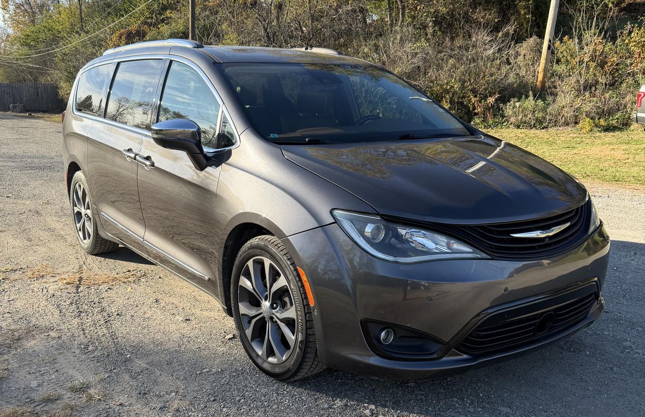 Chrysler Pacifica Limited 2017