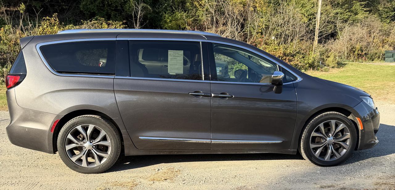 Chrysler Pacifica Limited 2017
