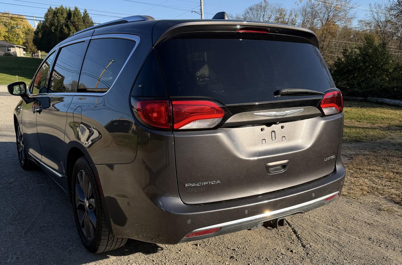 Chrysler Pacifica Limited 2017
