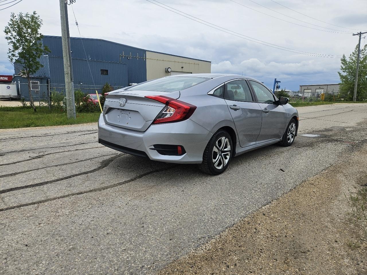 Honda Civic LX Sedan CVT 2017
