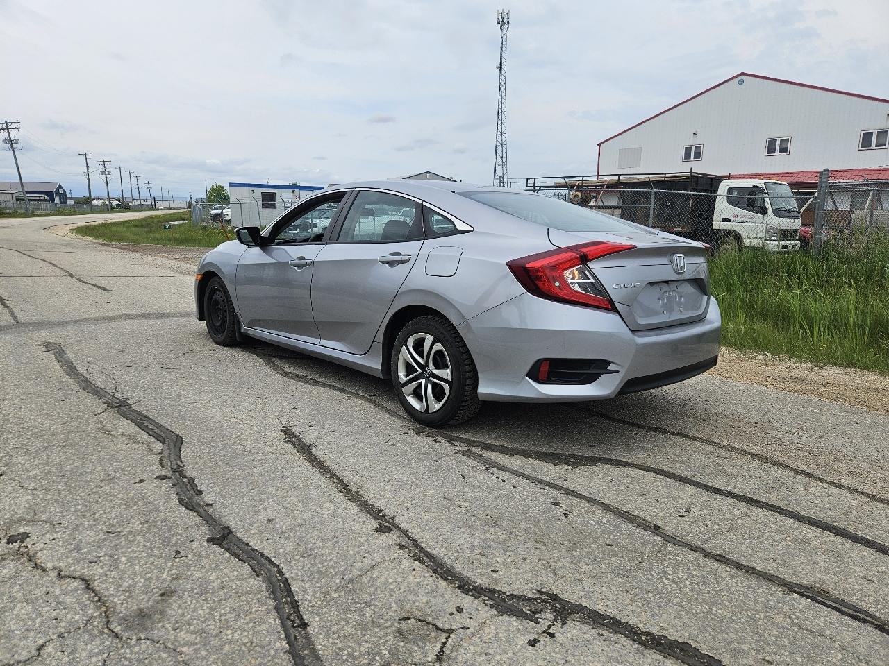 Honda Civic LX Sedan CVT 2017