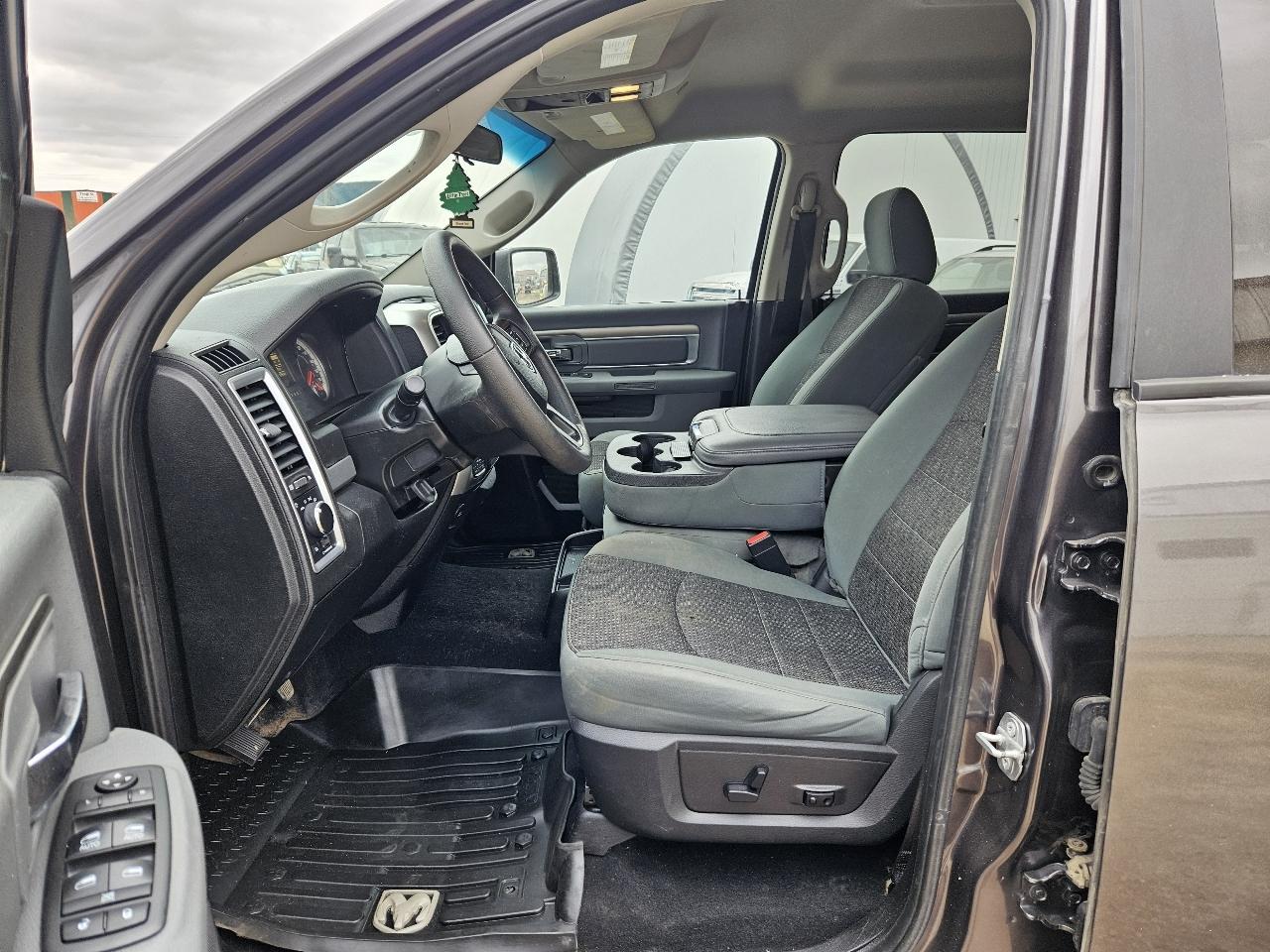 RAM 1500 Classic Tradesman Crew Cab SWB 4WD 2019