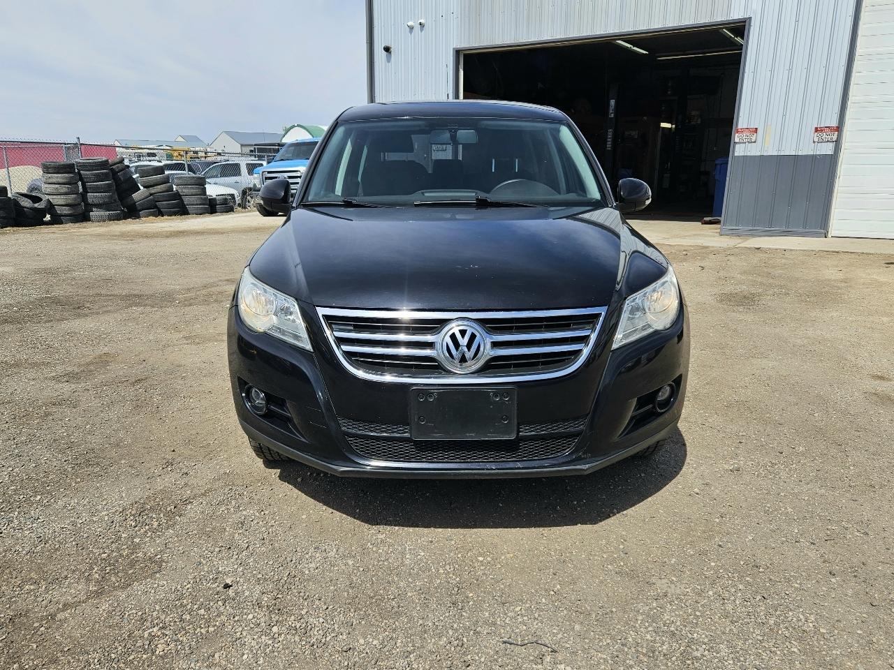 Volkswagen Tiguan S 4Motion 2011