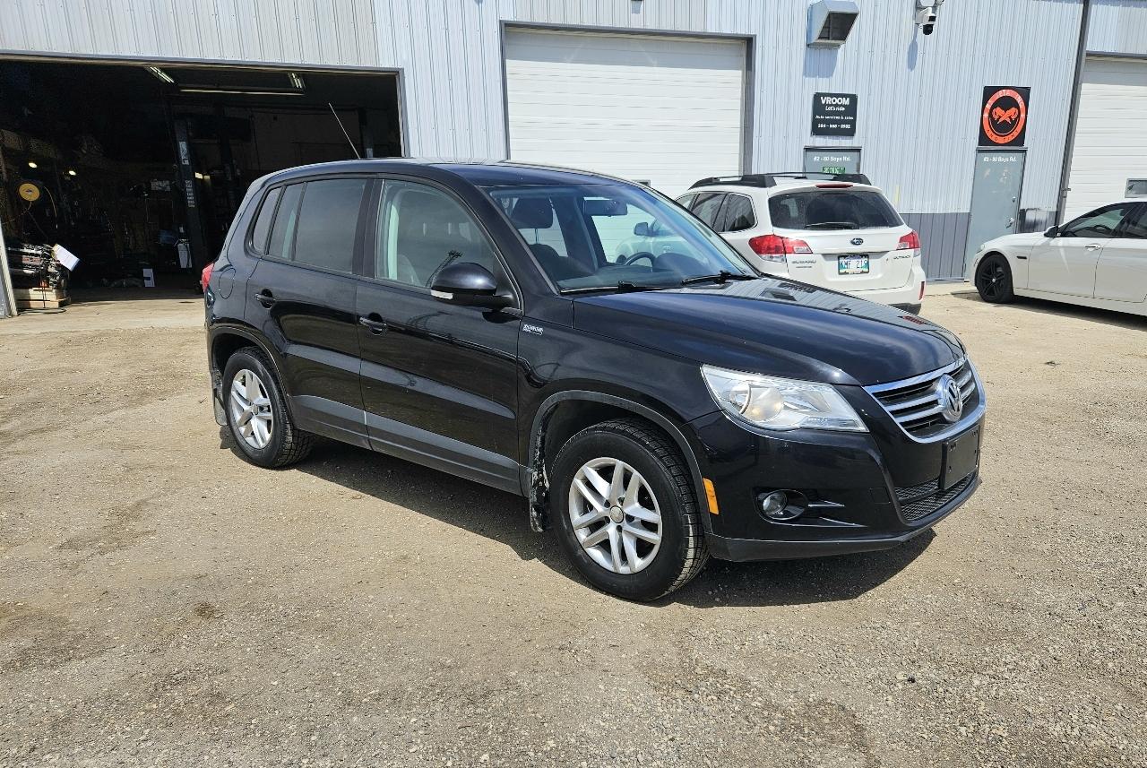 Volkswagen Tiguan S 4Motion 2011