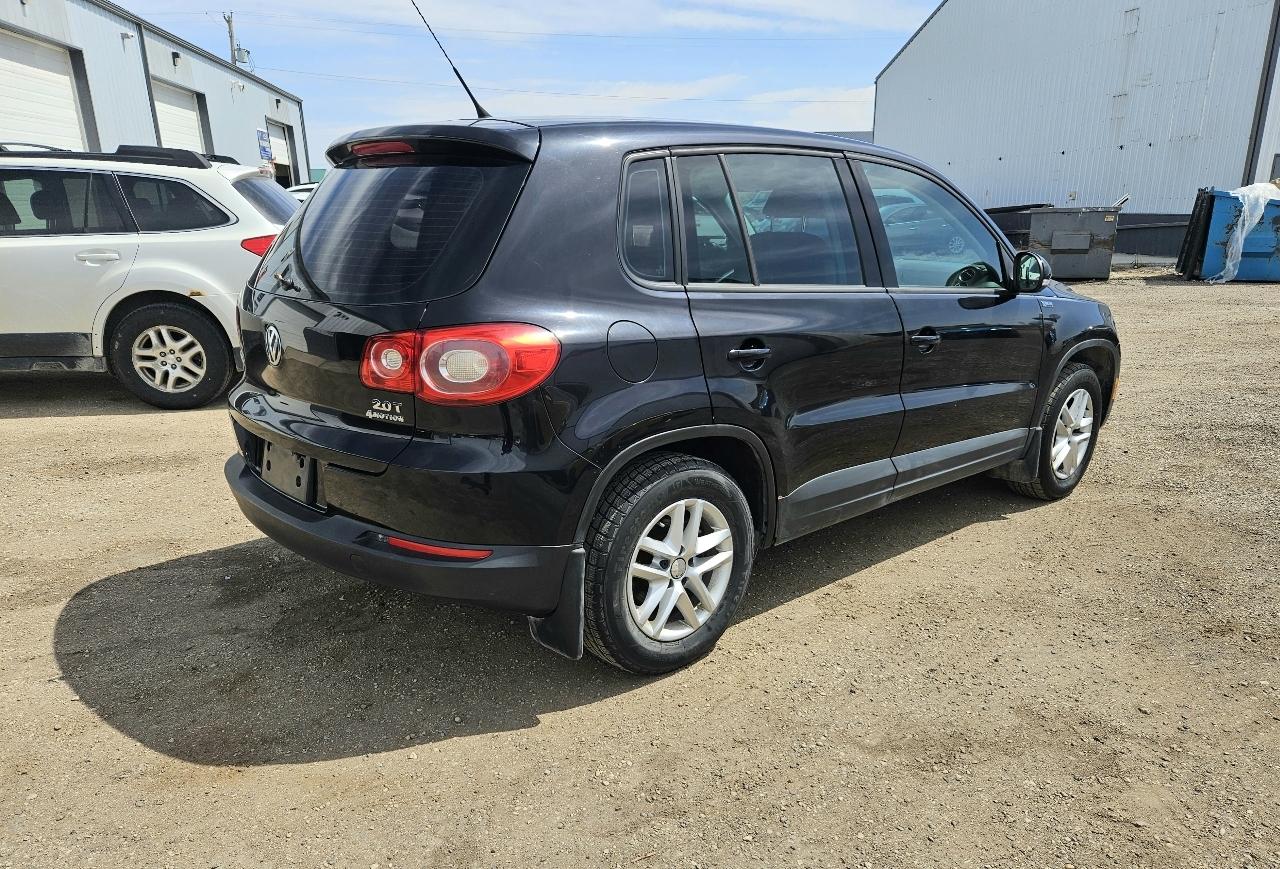 Volkswagen Tiguan S 4Motion 2011
