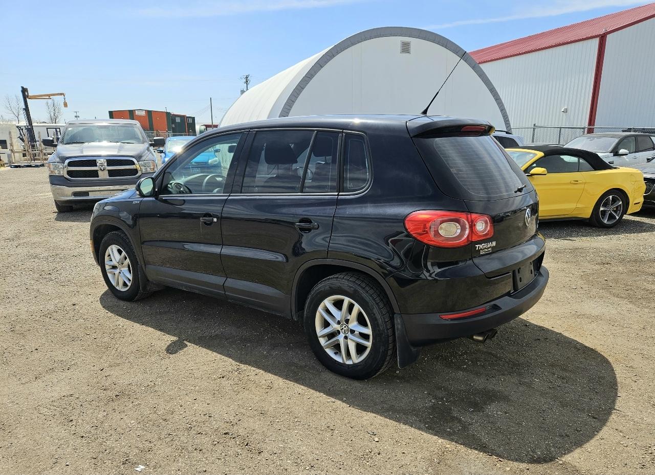 Volkswagen Tiguan S 4Motion 2011