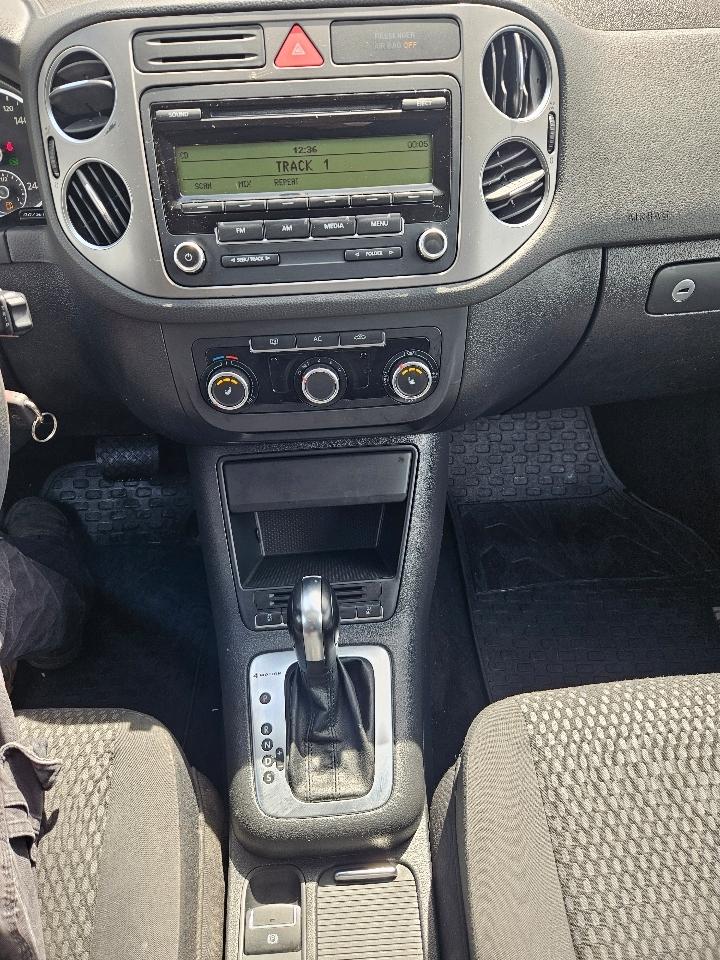 Volkswagen Tiguan S 4Motion 2011