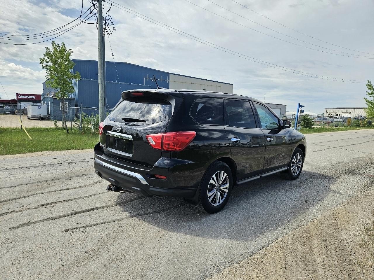 Nissan Pathfinder S 2WD 2018