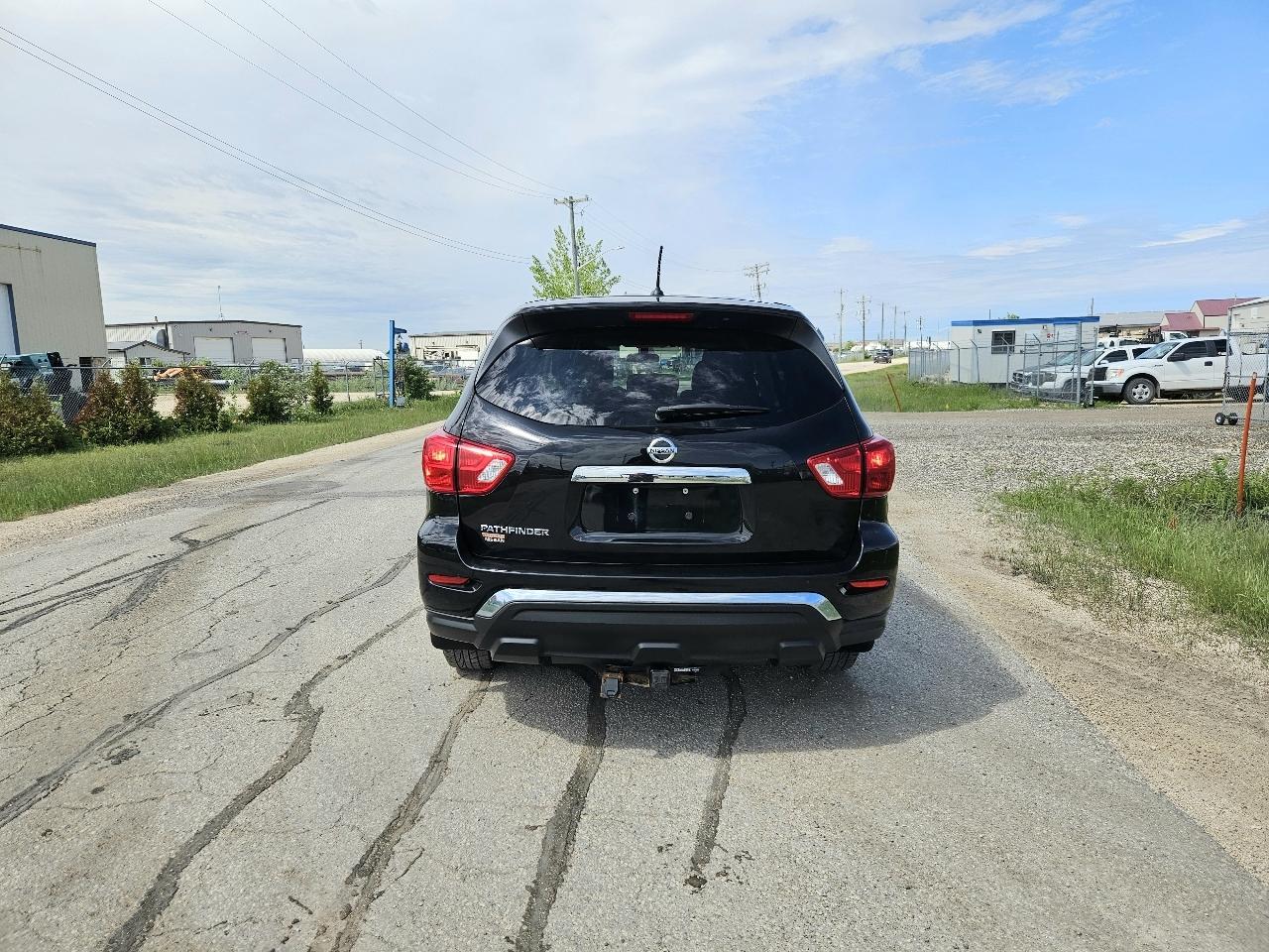 Nissan Pathfinder S 2WD 2018