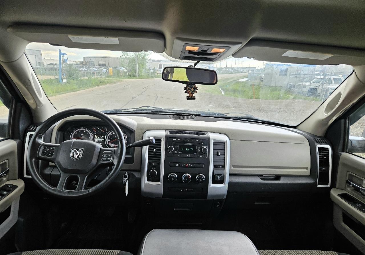 RAM 1500 SLT Crew Cab 4WD 2012
