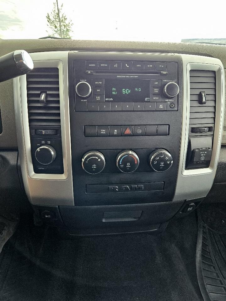 RAM 1500 SLT Crew Cab 4WD 2012