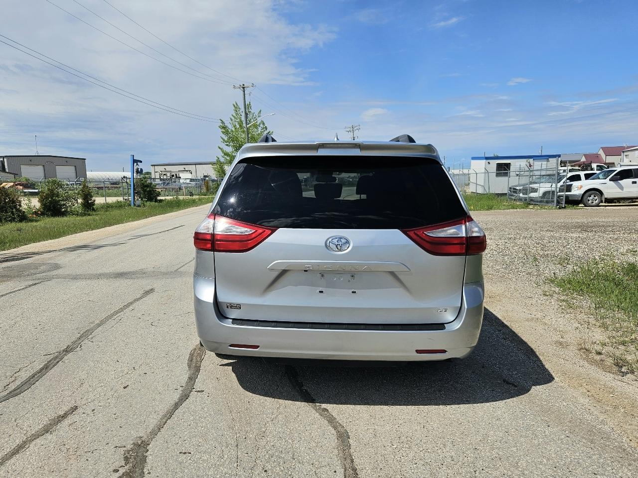 Toyota Sienna LE 8-Passenger 2019
