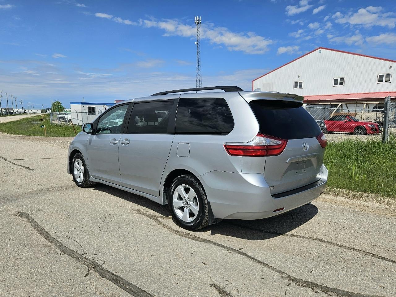 Toyota Sienna LE 8-Passenger 2019