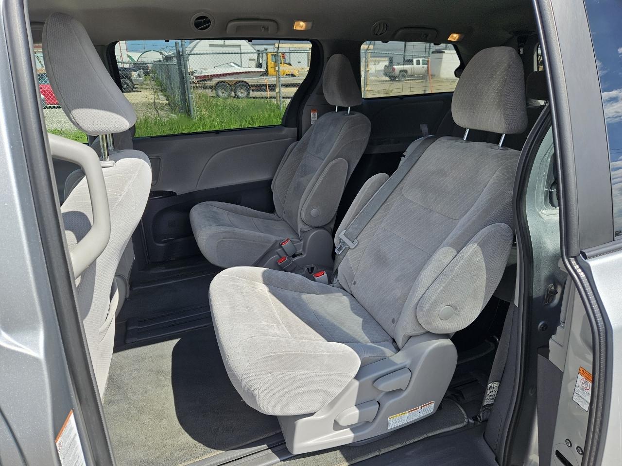Toyota Sienna LE 8-Passenger 2019