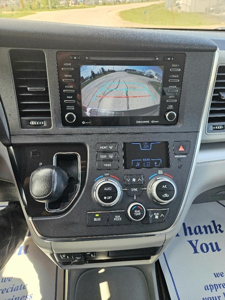 Toyota Sienna LE 8-Passenger 2019