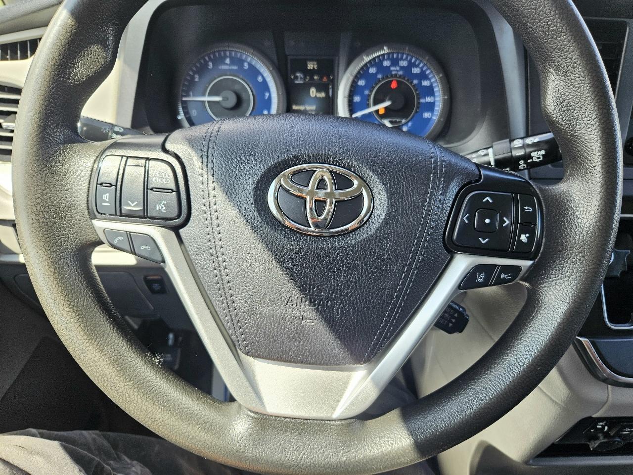 Toyota Sienna LE 8-Passenger 2019