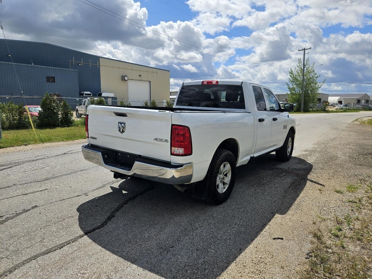 RAM 1500 Tradesman Quad Cab 4WD 2017