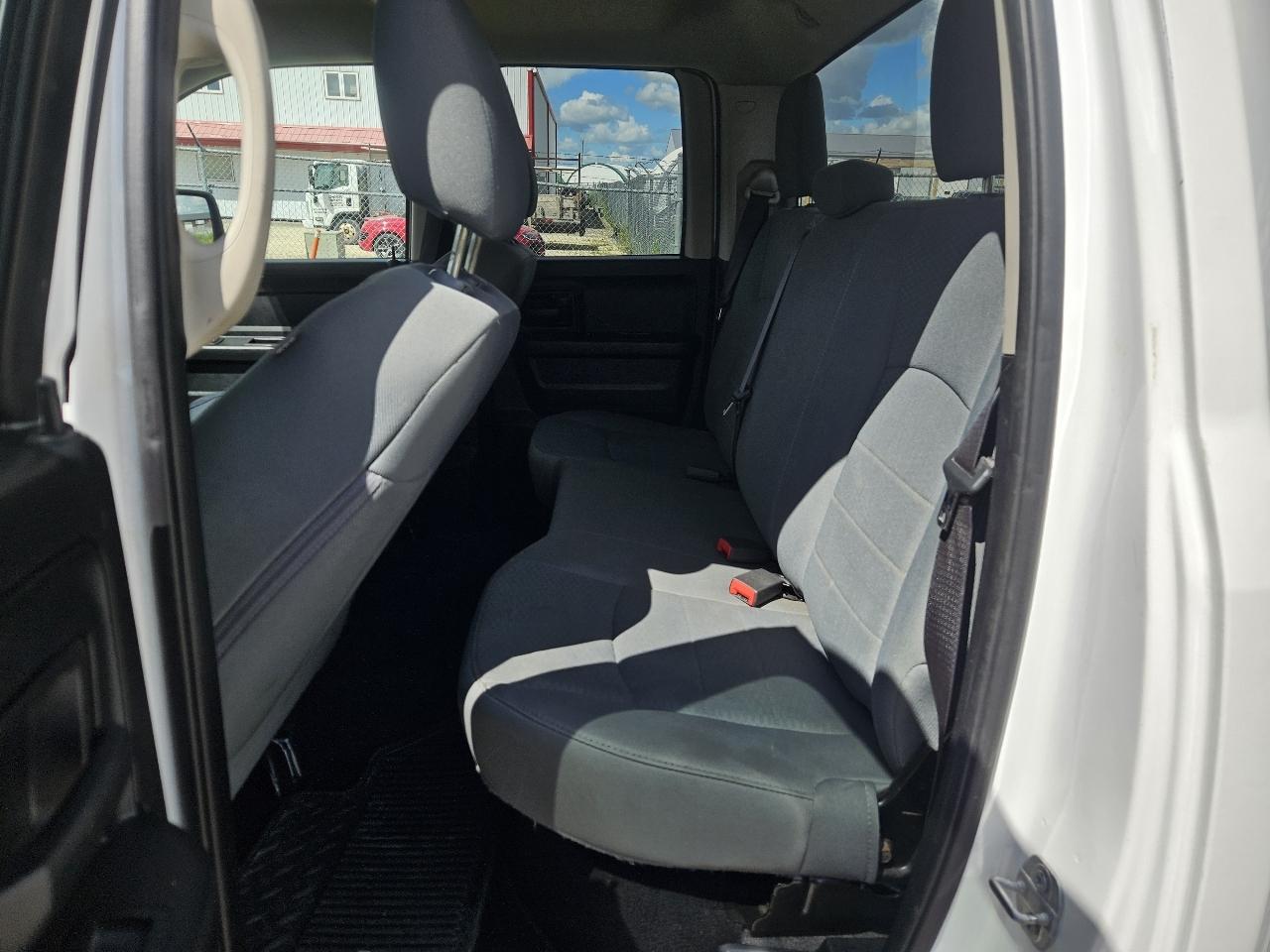 RAM 1500 Tradesman Quad Cab 4WD 2017