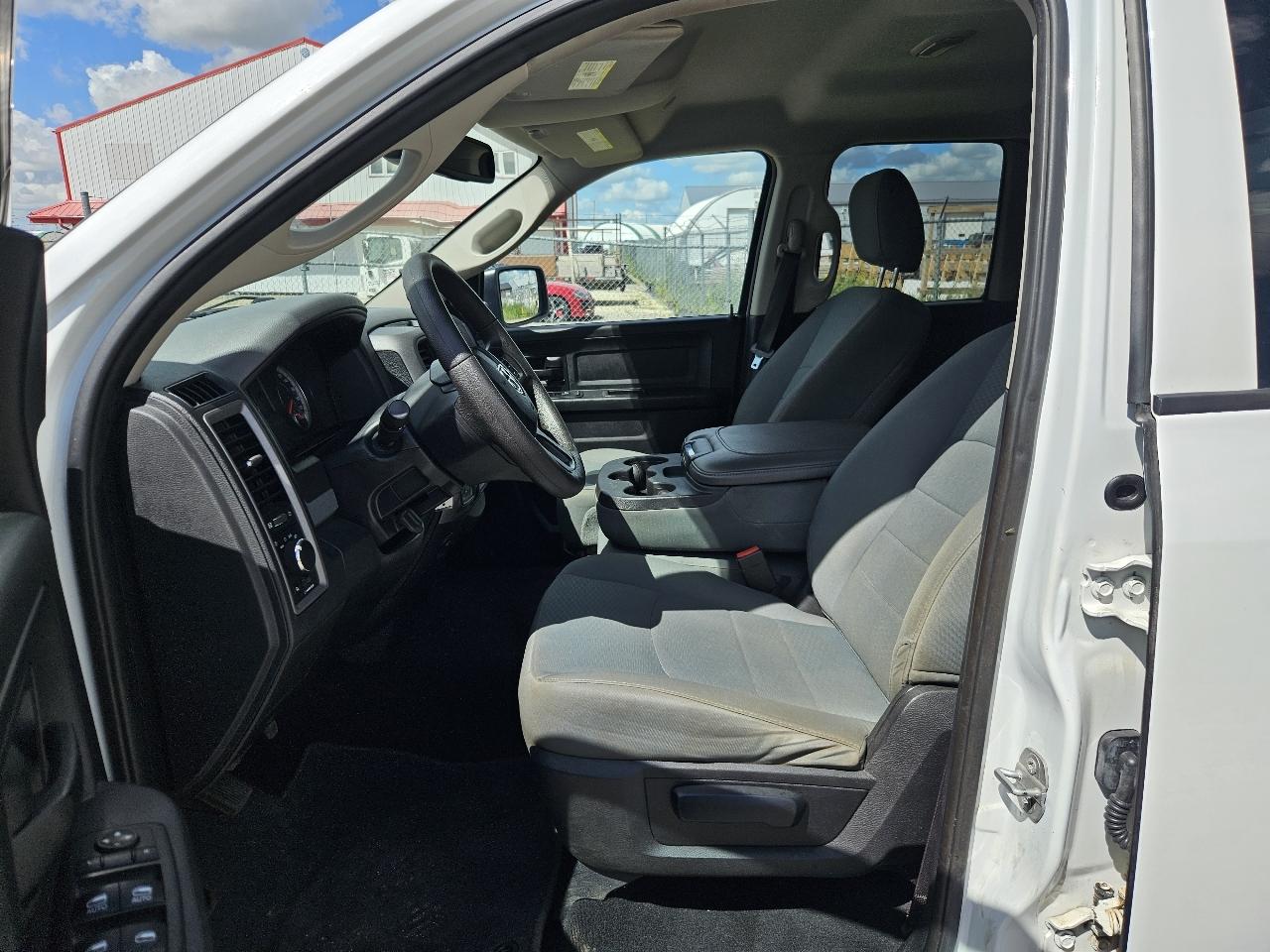 RAM 1500 Tradesman Quad Cab 4WD 2017