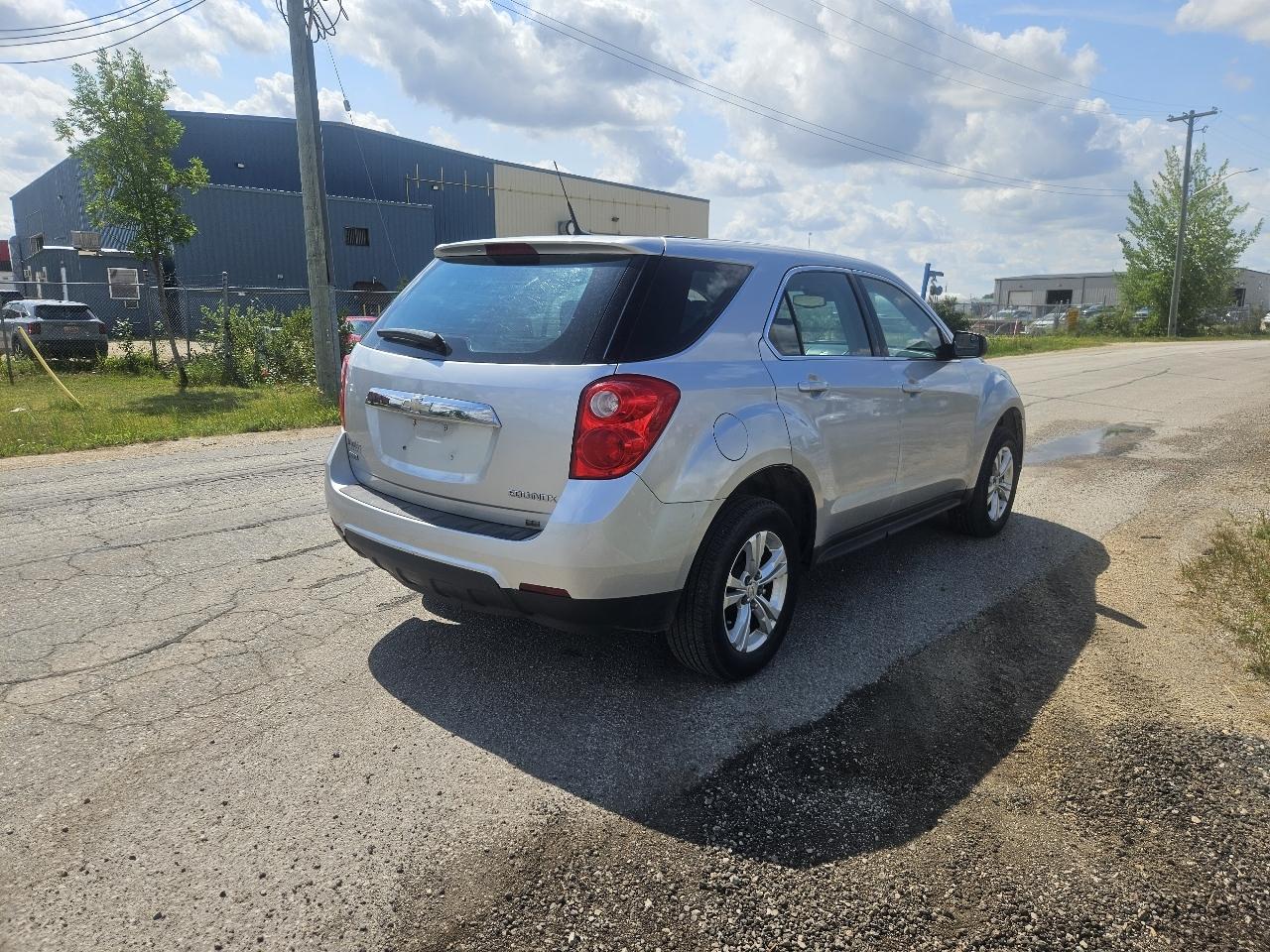 Chevrolet Equinox LS 2WD 2012