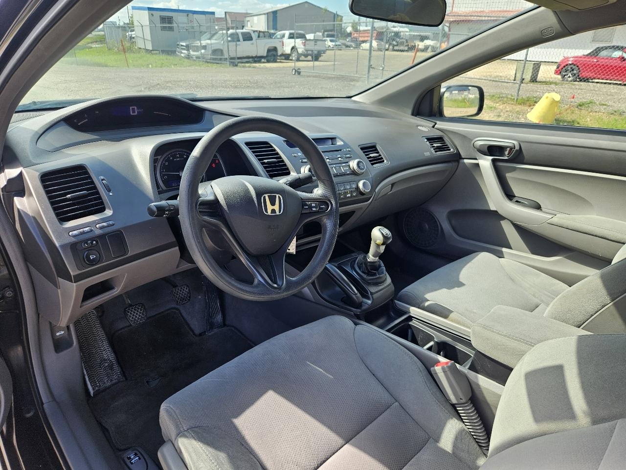 Honda Civic DX coupe 2008