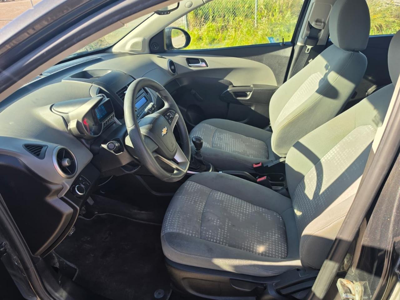 Chevrolet Sonic LS Manual 5-Door 2014