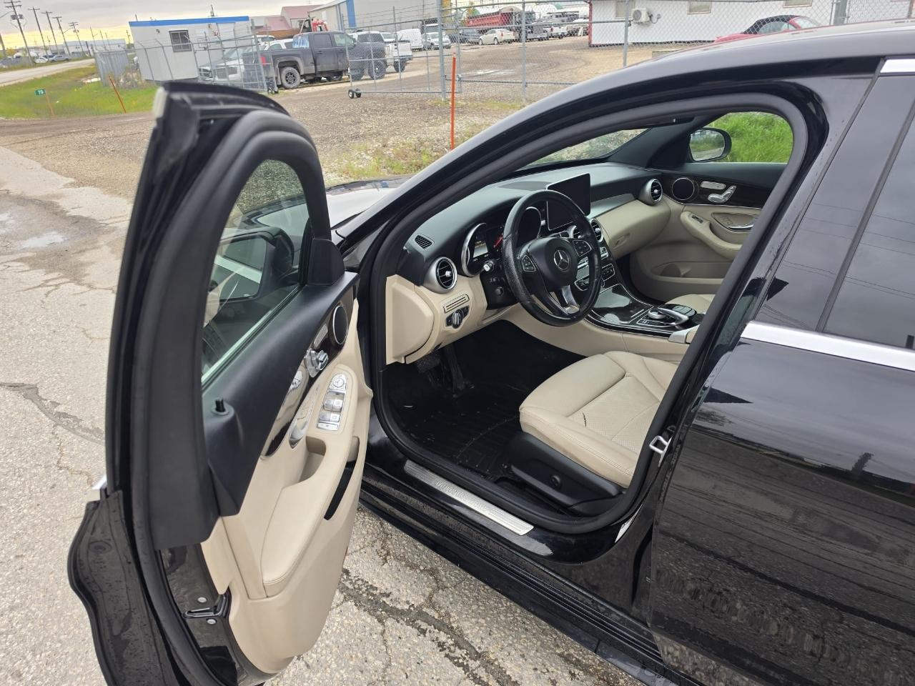 Mercedes-Benz C-Class C300 4MATIC Sedan 2017
