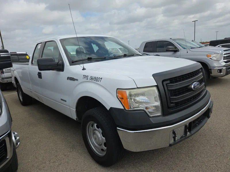 Ford F-150 XL SuperCab 8-ft. Bed 2WD 2014