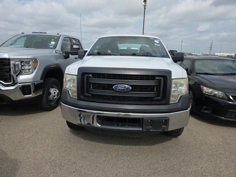 Ford F-150 XL SuperCab 8-ft. Bed 2WD 2014