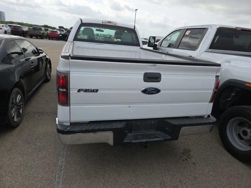 Ford F-150 XL SuperCab 8-ft. Bed 2WD 2014