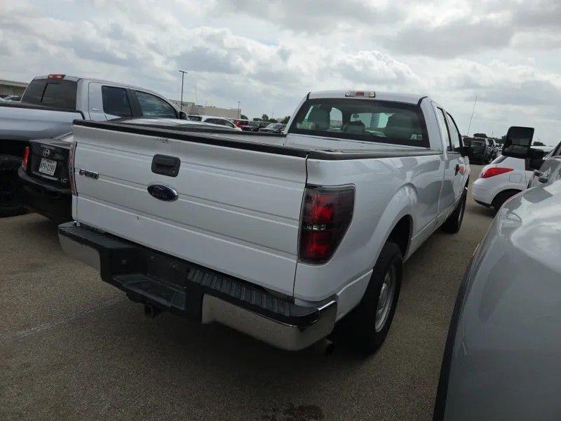 Ford F-150 XL SuperCab 8-ft. Bed 2WD 2014