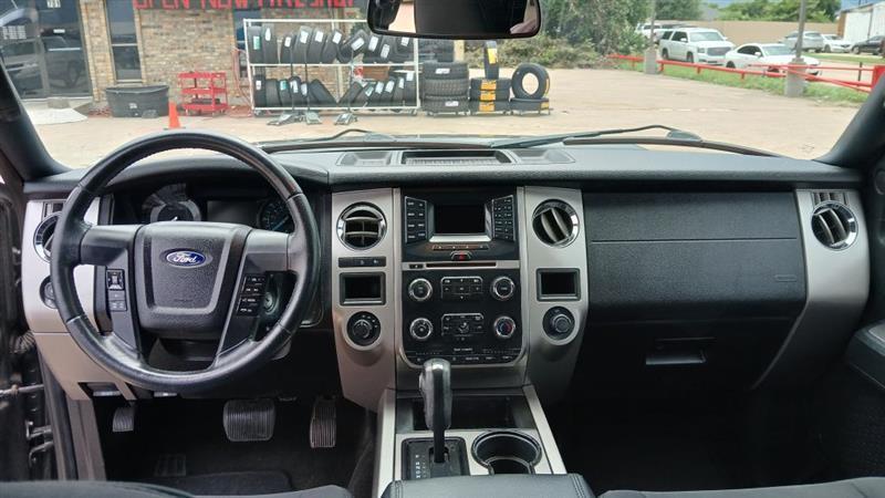 Ford Expedition XLT 4WD 2017