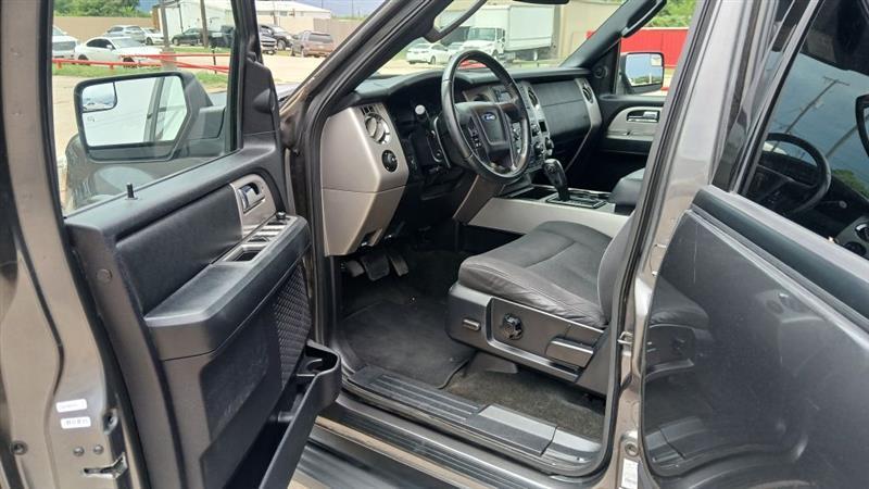 Ford Expedition XLT 4WD 2017