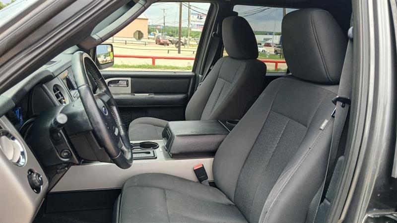 Ford Expedition XLT 4WD 2017