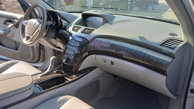 Acura MDX 6-Spd AT w/Tech Package 2011