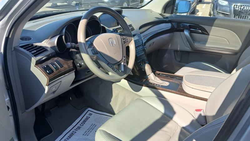 Acura MDX 6-Spd AT w/Tech Package 2011