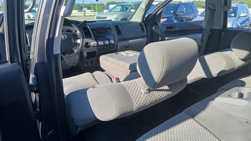 Toyota Tundra Tundra-Grade CrewMax 4.6L 2WD 2012