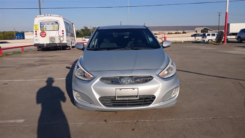 Hyundai Accent SE 5-Door 2014